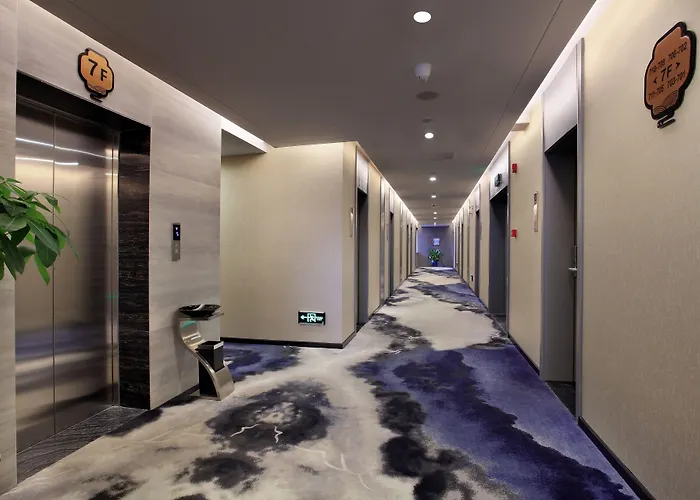 Wing Hotel Guilin - Central Square