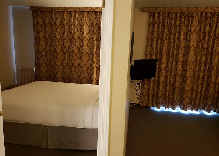 Shemron Suites Hotel