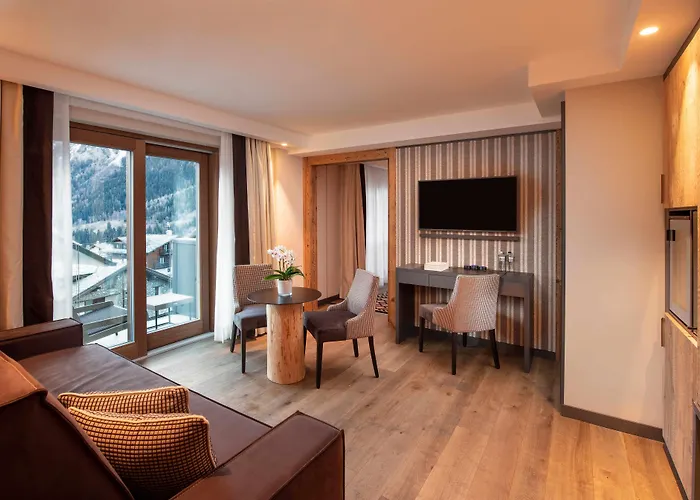 Le Massif Hotel & Lodge Courmayeur - The Leading Hotels Of The World