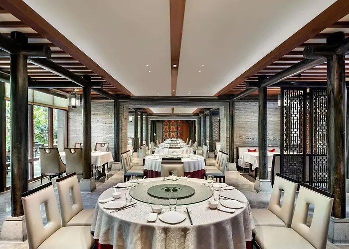 Pullman Oceanview Sanya Bay Resort & Spa