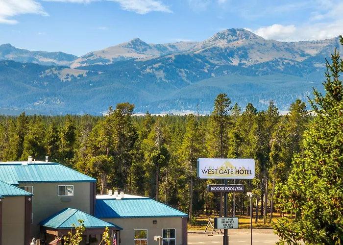 Yellowstone West Gate Hotel
