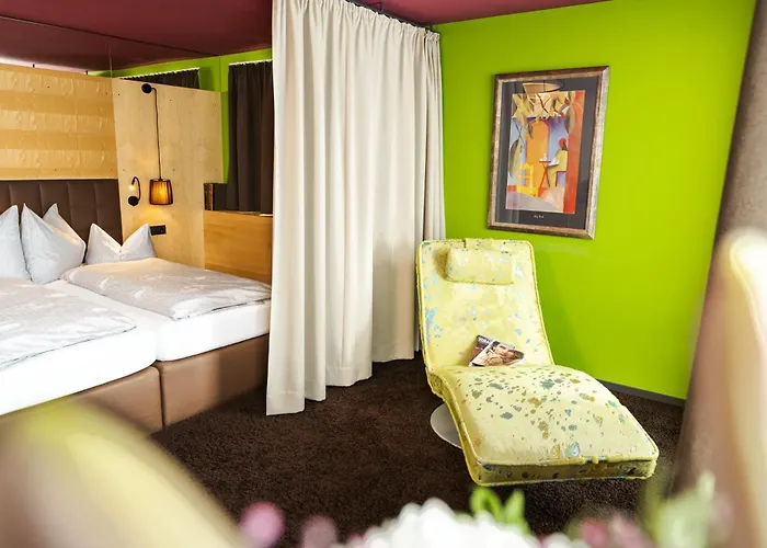 Wohlfuehlhotel Hubertushof Am Arlberg - Ski-In & Ski-Out - Sky Pool