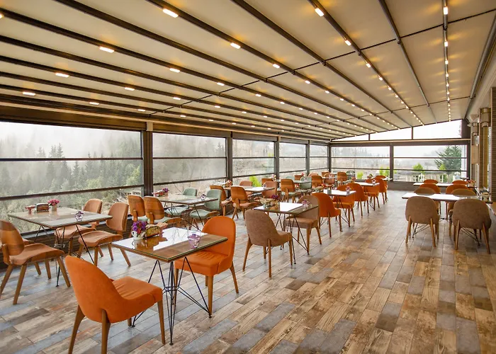 Jolnar garden hotel