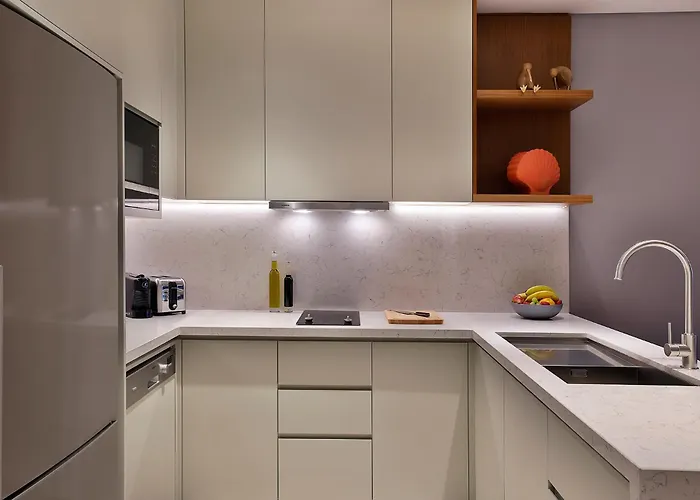 Doubletree By Hilton Sharjah Waterfront Hotel And Residences