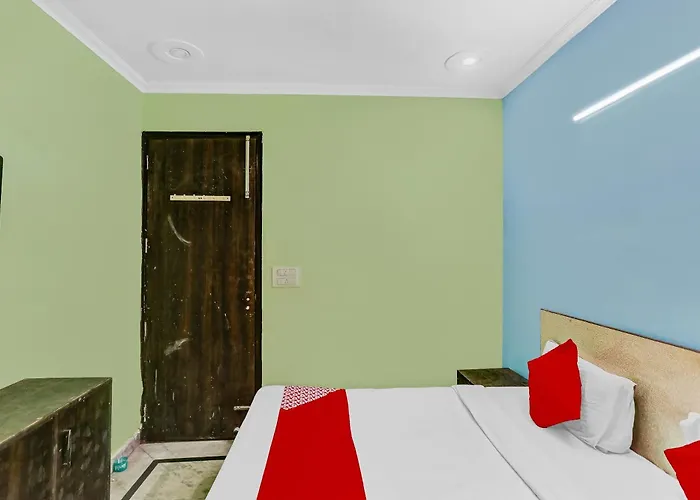Hotel O Blue Diamond Near Jahangirpuri Metro Station