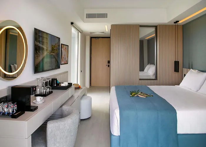 Mercure Larnaca Beach Resort