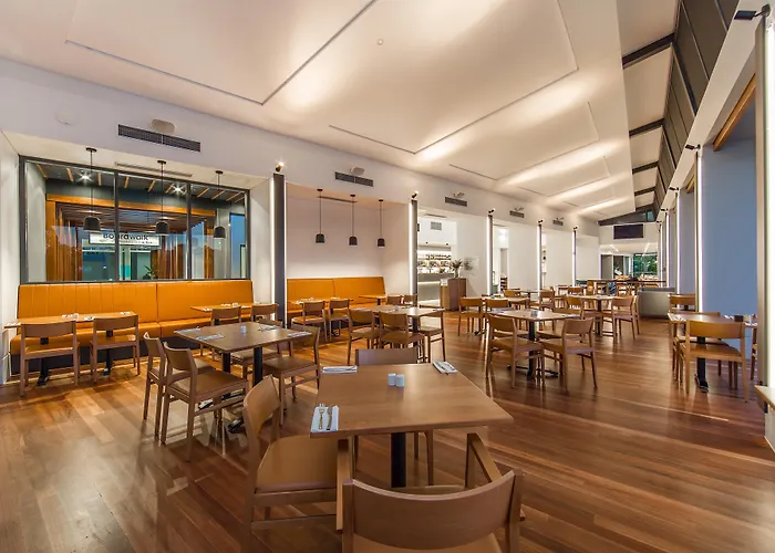Best Western Plus North Lakes Hotel