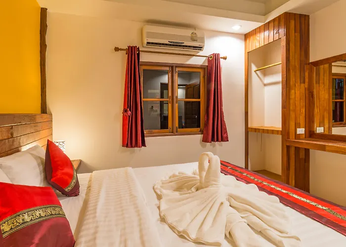 Pinthong Aonang Villa