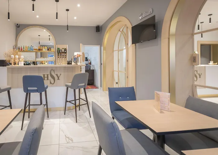Hotel Le Saint-Yves