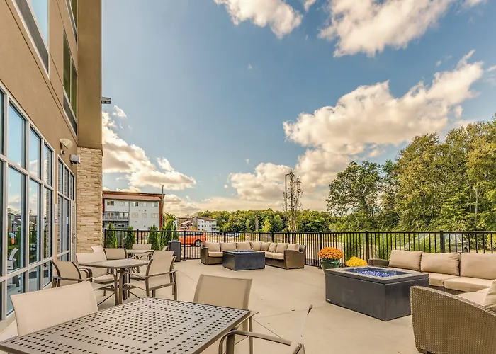 Holiday Inn Express & Suites Okemos - University Area By Ihg