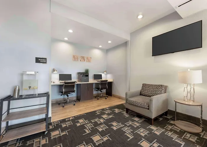 Best Western Plus Buda Austin Inn & Suites