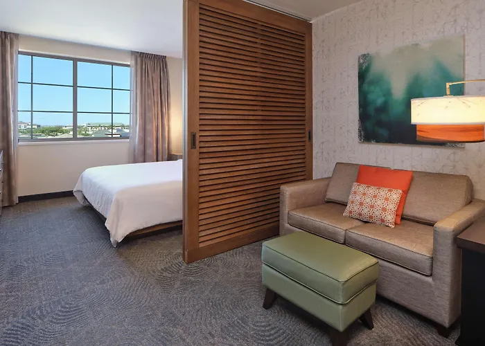 Embassy Suites By Hilton Oahu Kapolei - Free Breakfast