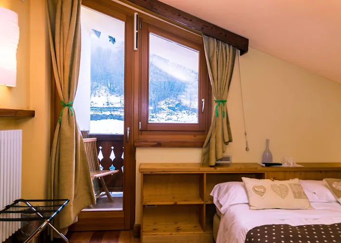 Shatush Hotel