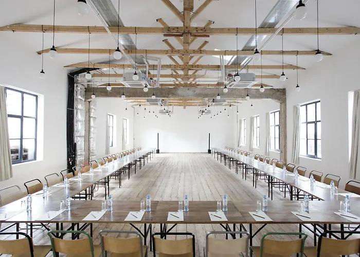 Fabrika Hostel & Suites