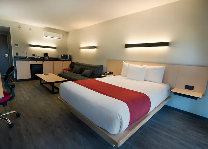 City Express By Marriott Santiago Aeropuerto