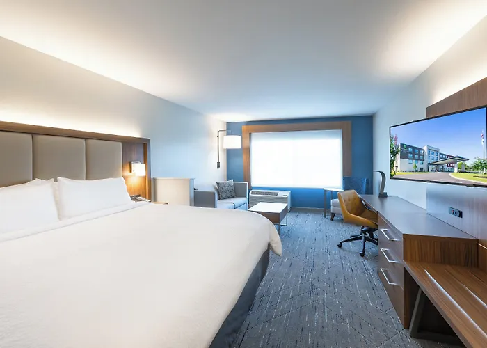 Holiday Inn Express & Suites Greenwood Mall By Ihg