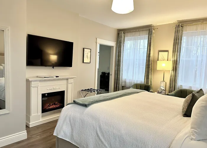 Tattingstone Inn