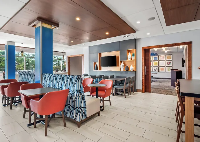 Holiday Inn Express & Suites - Detroit Northwest - Livonia By Ihg