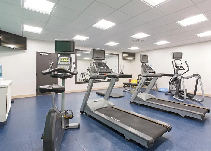 Holiday Inn Express & Suites Lincoln I - 80 By Ihg