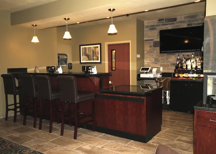 Cobblestone Hotel & Suites - Devils Lake