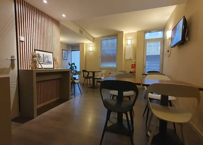 Ruthenium Hotel