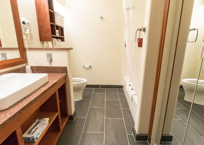 Shepherd Mountain Inn & Suites