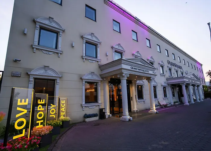 Grand Sapphire Hotel&Banqueting