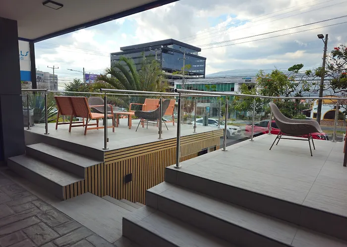 Beverly Hills: Hotel And Business