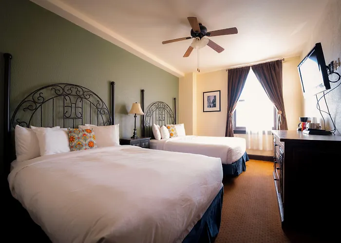 The Holland Hotel