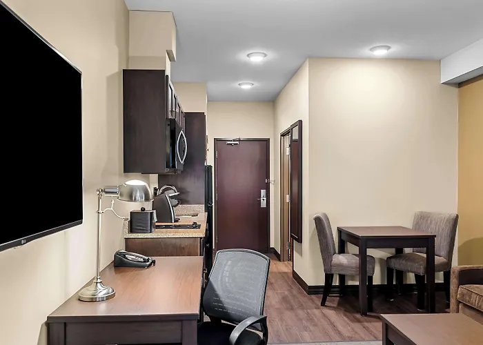 Best Western Plus Lacombe Inn And Suites