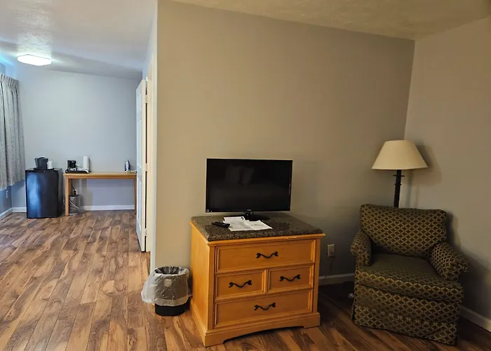 Captain'S Inn And Suites