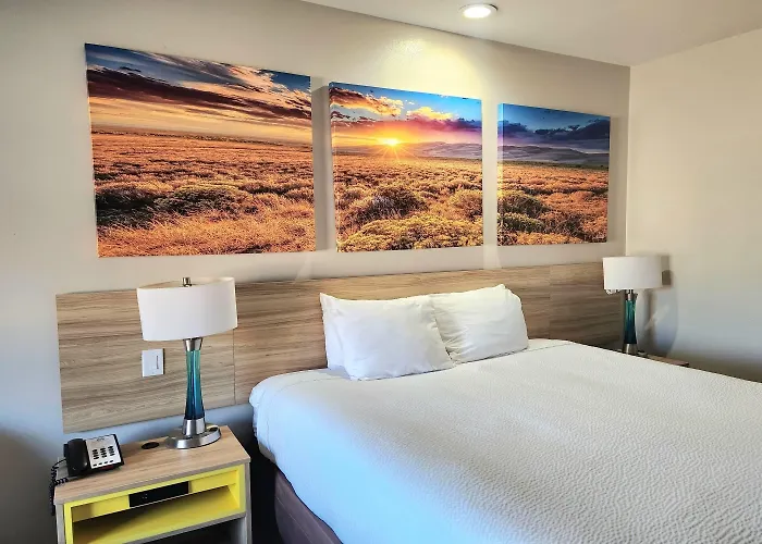Days Inn & Suites By Wyndham Katy