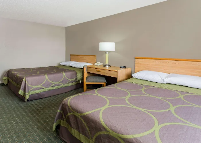 Super 8 By Wyndham St. Charles