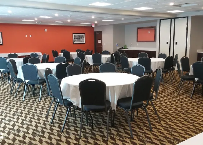 Holiday Inn Express & Suites Golden By Ihg