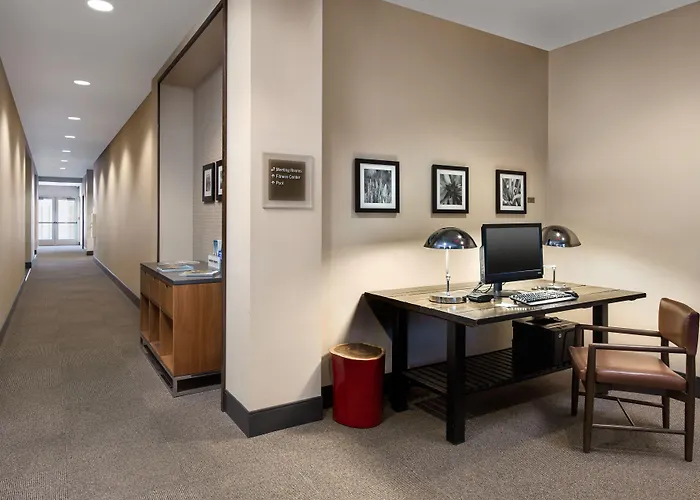 Four Points By Sheraton At Phoenix Mesa Gateway Airport