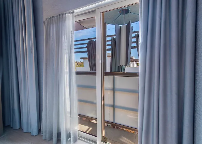 Shade Hotel Manhattan Beach