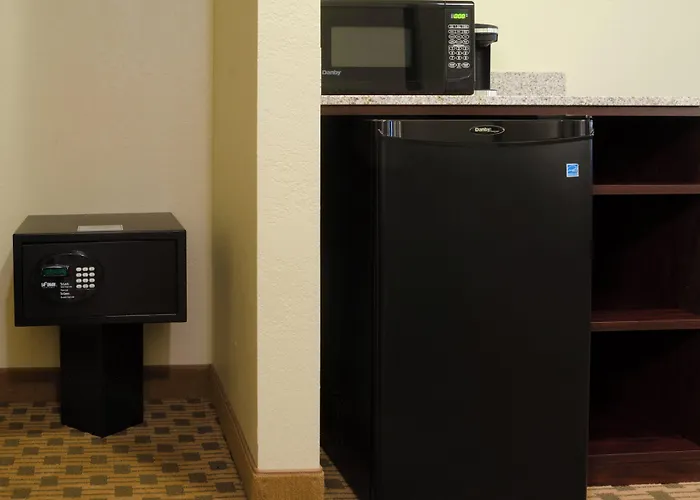 Cobblestone Inn & Suites Cambridge