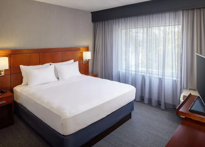 Courtyard By Marriott Charleston Downtown/Civic Center