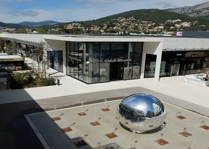Holiday Inn Express Toulon - Est By Ihg