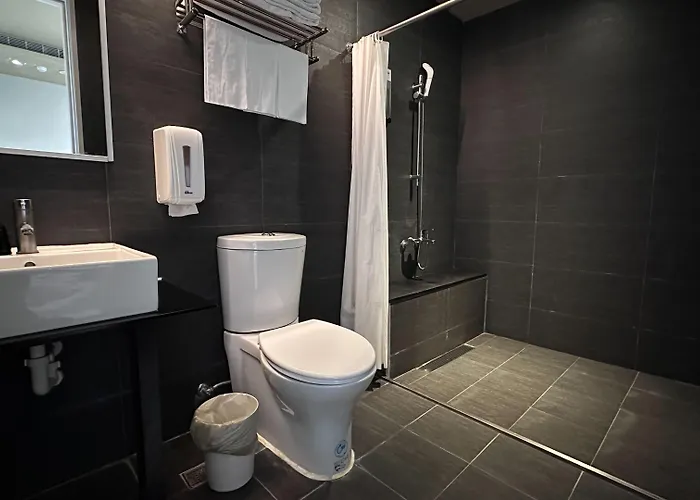 Kiwi Express Hotel-Taichung Station II
