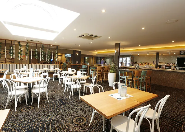 The Lakes Hotel