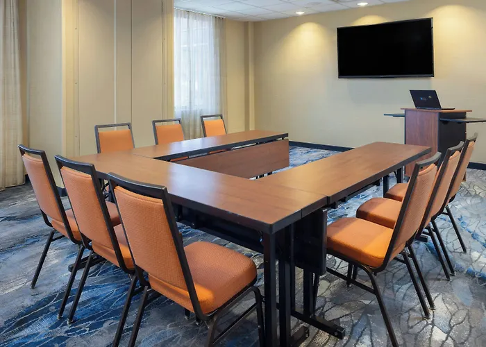 Fairfield Inn & Suites By Marriott Springfield Northampton/Amherst