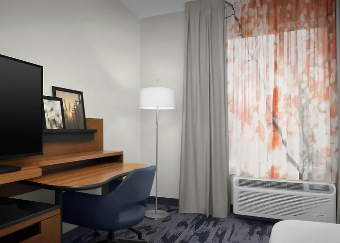 Fairfield Inn & Suites By Marriott Fayetteville North