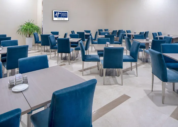 Holiday Inn Express Luoyang City Center By Ihg