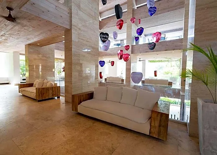 Hodges Bay Resort & Spa, An Hq Luxury Resort & Residences