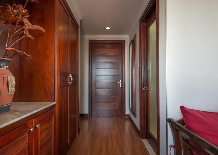 Hanoi E Central Luxury Hotel