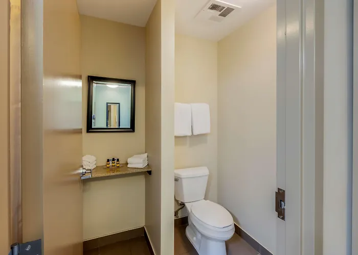 Best Western Plus Walkerton Hotel & Conference Centre