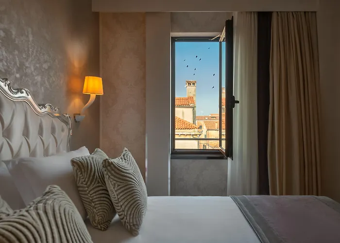 Carnival Palace - Venice Collection