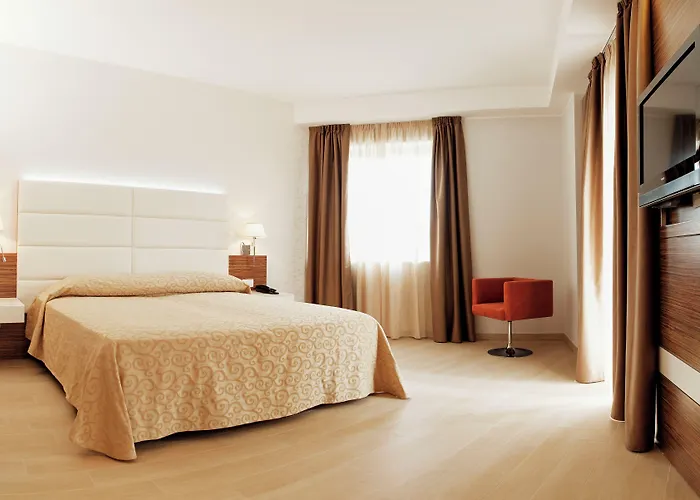 S Hotel