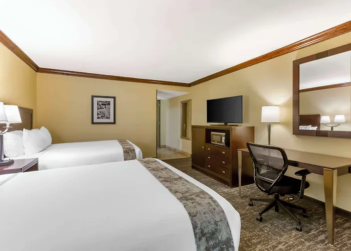 Best Western Plus Raton Hotel